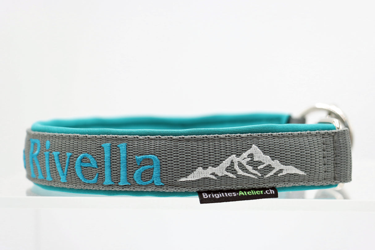 Halsband 'Bergpfoten' gemeinsam unterwegspersonalisiert & individuell / Preis inkl. Stickerei & Neopren-Polsterung (Basis: 2,5 cm Gurtband / ca. 3,5 cm Gesamtbreite). Weitere Optionen können den Endpreis verändern.