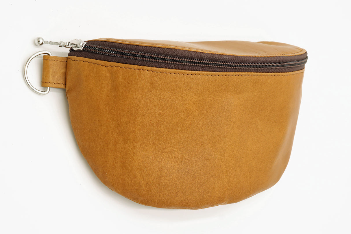 Crossbody Bag aus echtem Leder / Schweizer Handarbeit 'Desert Lumière'