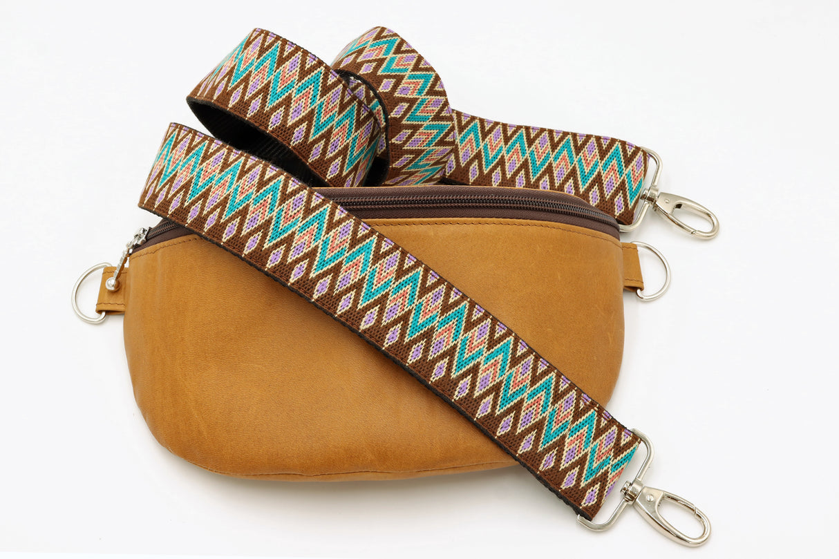 Crossbody Bag aus echtem Leder / Schweizer Handarbeit 'Desert Lumière'