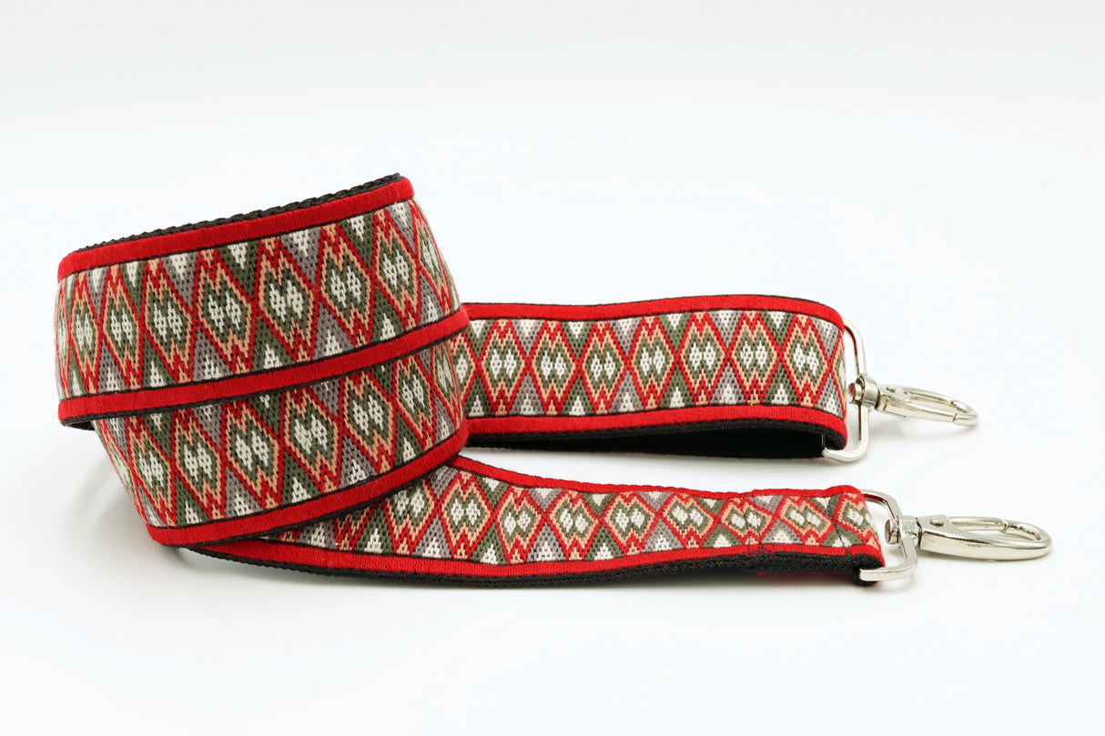 Crossbody Bag aus echtem Leder / Schweizer Handarbeit 'Étoile de Paix'