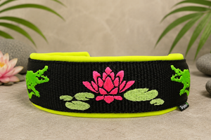 🌿🐊 Halsband „Alligator Bay“– personalisiert & individuell / Preis inkl. Stickerei & Neopren-Polsterung (Basis: 2,5 cm Gurtband / ca. 3,5 cm Gesamtbreite). Weitere Optionen können den Endpreis verändern.
