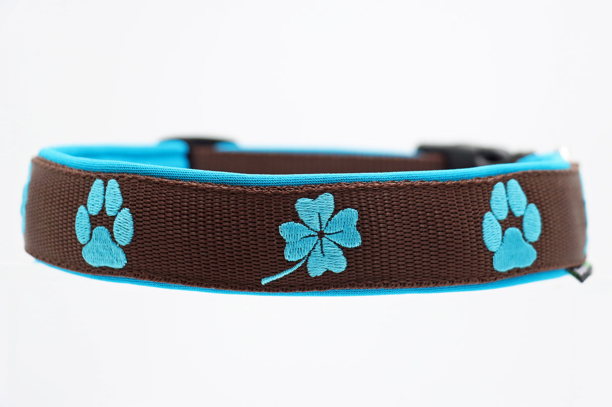 🍀 Halsband „GlücksPfote“ Preis inkl. Stickerei & Neopren-Polsterung (Basis: 2,5 cm Gurtband / ca. 3,5 cm Gesamtbreite). Weitere Optionen können den Endpreis verändern.