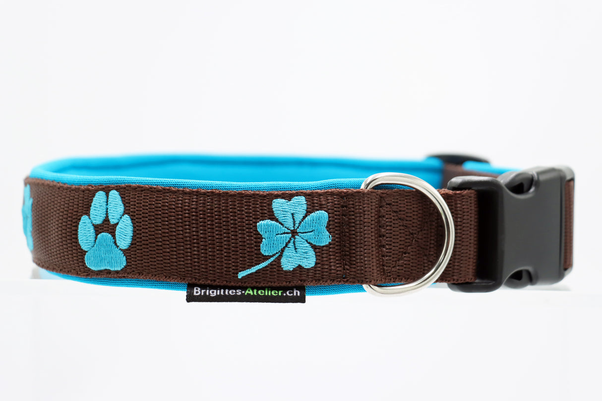 🍀 Halsband „GlücksPfote“ Preis inkl. Stickerei & Neopren-Polsterung (Basis: 2,5 cm Gurtband / ca. 3,5 cm Gesamtbreite). Weitere Optionen können den Endpreis verändern.