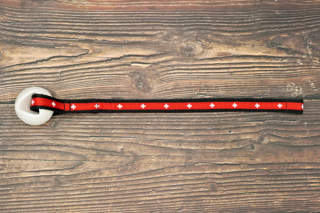 Hopp Schwiiz!! Mini MOBY SOFTBAITS Ball 5.5 x 3.8 cm / Total Länge ca. 34 cm  / Bandbreite 1.6 cm / Band