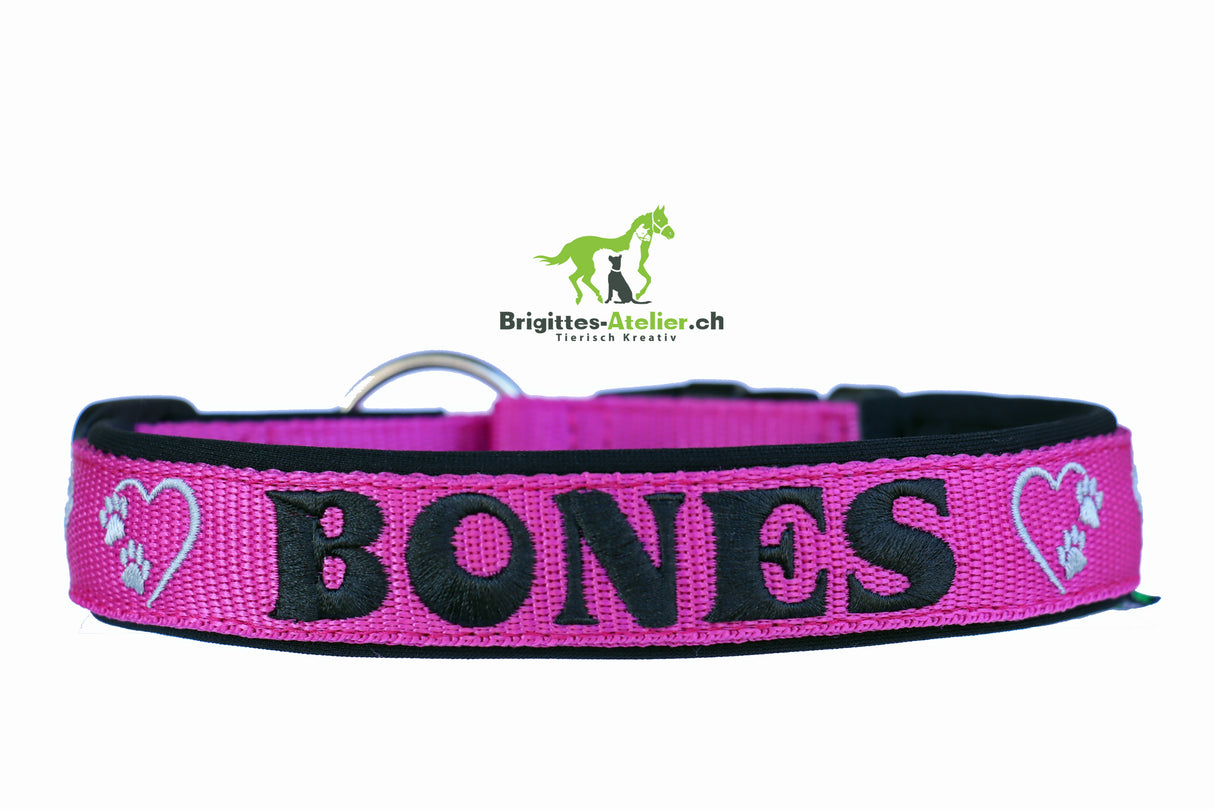 💖🐾 Halsband mit Herz & Pfötli – Liebe auf den ersten Blick!   Preis inkl. Stickerei & Neopren-Polsterung (Basis: 2,5 cm Gurtband / ca. 3,5 cm Gesamtbreite). Weitere Optionen können den Endpreis verändern.