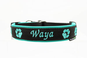 🐾 Halsband mit Pfotenmotiv – personalisiert & individuell / Preis inkl. Stickerei & Neopren-Polsterung (Basis: 2,5 cm Gurtband / ca. 3,5 cm Gesamtbreite). Weitere Optionen können den Endpreis verändern.