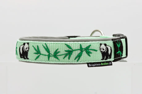 🐼 Halsband 'Bambuszauber' – personalisiert & individuell / Preis inkl. Stickerei & Neopren-Polsterung (Basis: 2,5 cm Gurtband / ca. 3,5 cm Gesamtbreite). Weitere Optionen können den Endpreis verändern.