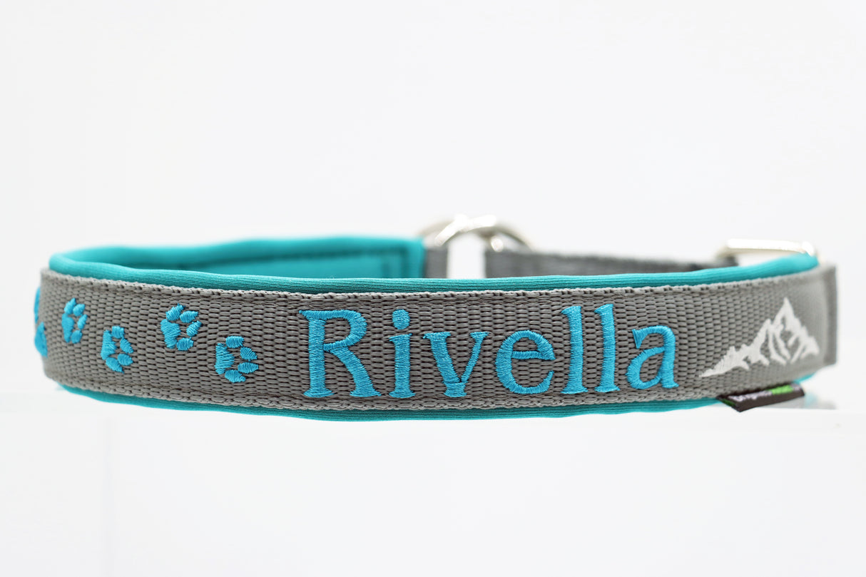 Halsband 'Bergpfoten' gemeinsam unterwegspersonalisiert & individuell / Preis inkl. Stickerei & Neopren-Polsterung (Basis: 2,5 cm Gurtband / ca. 3,5 cm Gesamtbreite). Weitere Optionen können den Endpreis verändern.