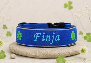 🍀 Halsband „Glücksklee“– personalisiert & individuell / Preis inkl. Stickerei & Neopren-Polsterung (Basis: 2,5 cm Gurtband / ca. 3,5 cm Gesamtbreite). Weitere Optionen können den Endpreis verändern.