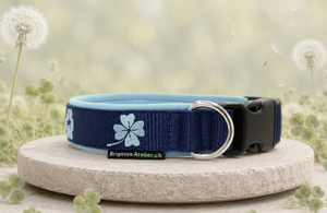 🍀 Halsband „GlücksPfote“ Preis inkl. Stickerei & Neopren-Polsterung (Basis: 2,5 cm Gurtband / ca. 3,5 cm Gesamtbreite). Weitere Optionen können den Endpreis verändern.