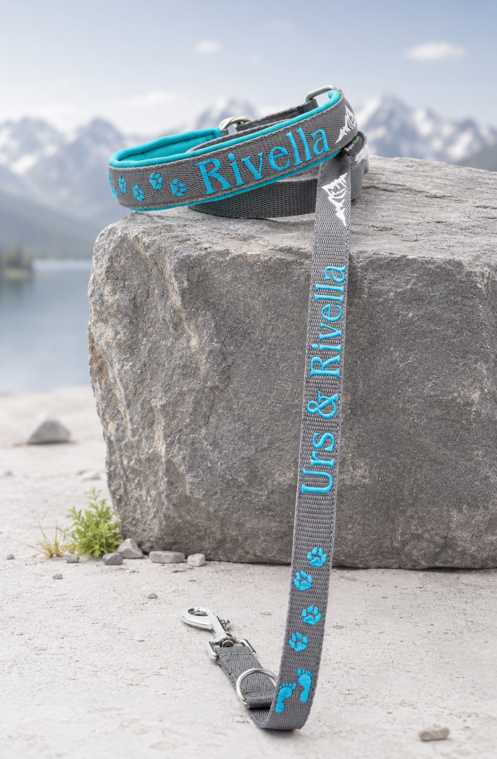 Halsband 'Bergpfoten' gemeinsam unterwegspersonalisiert & individuell / Preis inkl. Stickerei & Neopren-Polsterung (Basis: 2,5 cm Gurtband / ca. 3,5 cm Gesamtbreite). Weitere Optionen können den Endpreis verändern.