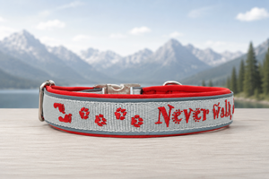 Halsband 'Bergpfoten' gemeinsam unterwegspersonalisiert & individuell / Preis inkl. Stickerei & Neopren-Polsterung (Basis: 2,5 cm Gurtband / ca. 3,5 cm Gesamtbreite). Weitere Optionen können den Endpreis verändern.